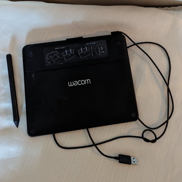 Wacom Intuos Drawing Tablet with Original Packaging - Picture 3 of 5